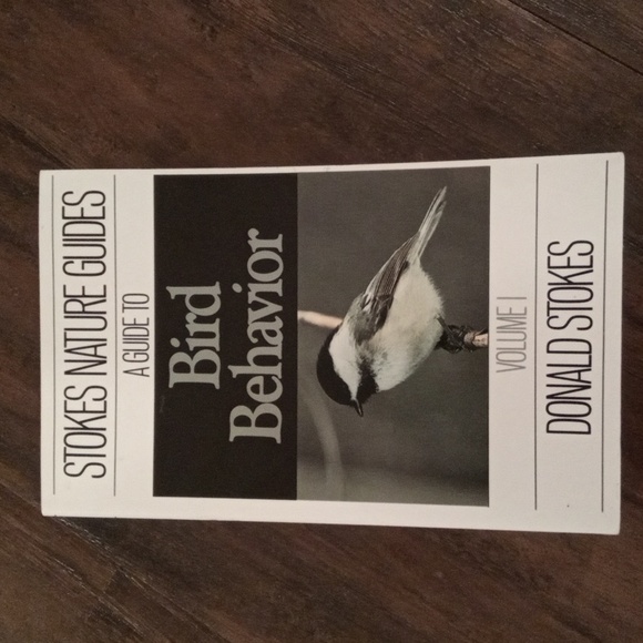 Birds of Seattle & Puget Sound | Stokes Nature Guide Bird Behavior Volume I & II - Picture 2 of 7